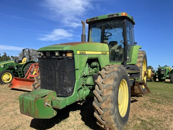 1994 John Deere 8200 Equipment Image0
