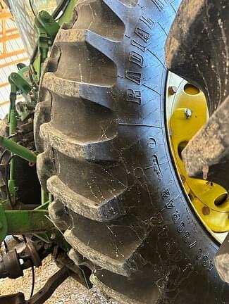 Image of John Deere 8200 equipment image 4