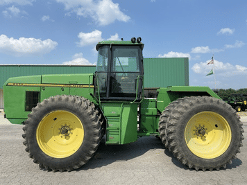 Main image John Deere 8570