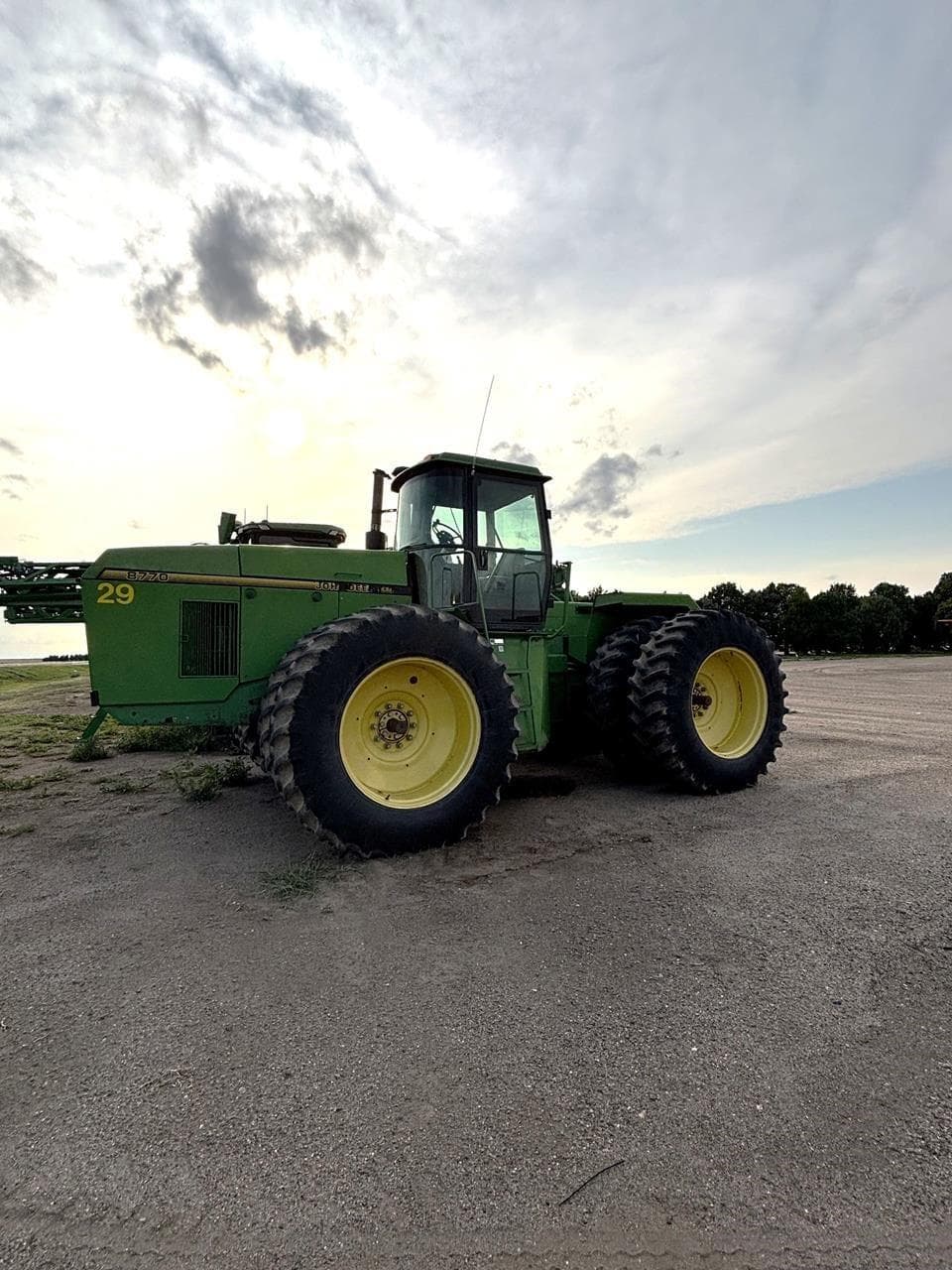 Image of John Deere 8770 Primary image