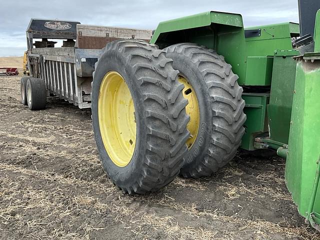 Image of John Deere 8770 equipment image 1