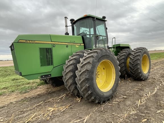 Image of John Deere 8770 equipment image 1