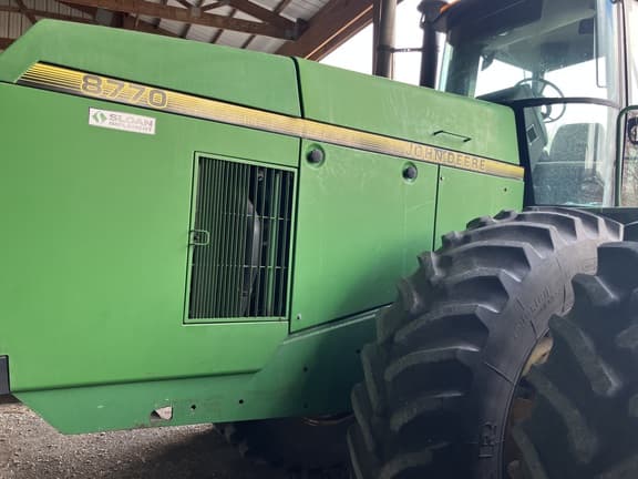 Image of John Deere 8770 equipment image 1