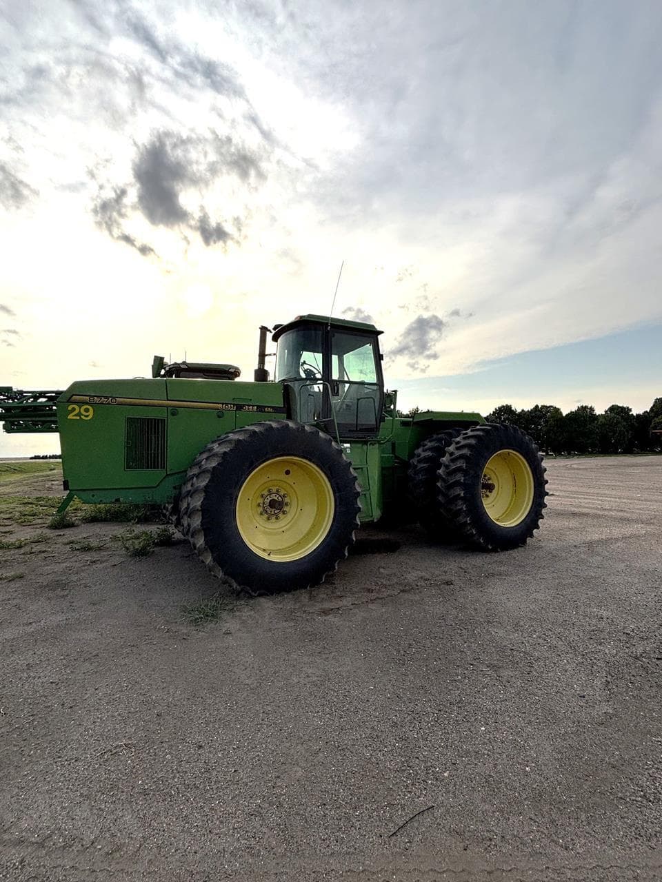 Image of John Deere 8770 Primary image