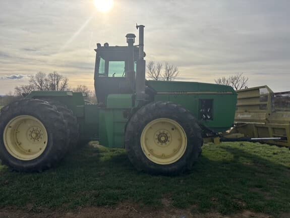 Image of John Deere 8970 equipment image 1