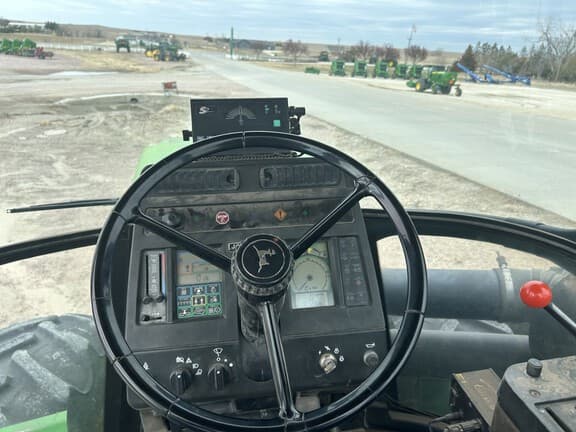 Image of John Deere 8970 equipment image 1