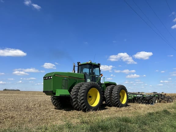 1994 John Deere 8970 Equipment Image0