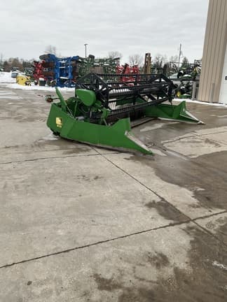 Image of John Deere 915 equipment image 1