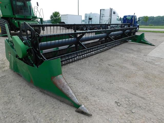 Image of John Deere 925F equipment image 1