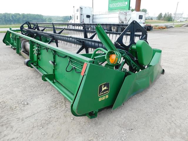 Image of John Deere 925F equipment image 3