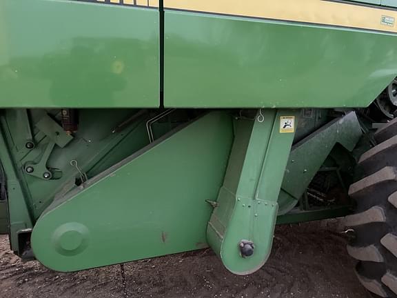 Image of John Deere 9600 equipment image 4