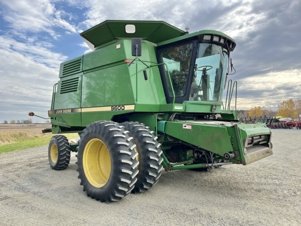 1994 John Deere 9600 Equipment Image0