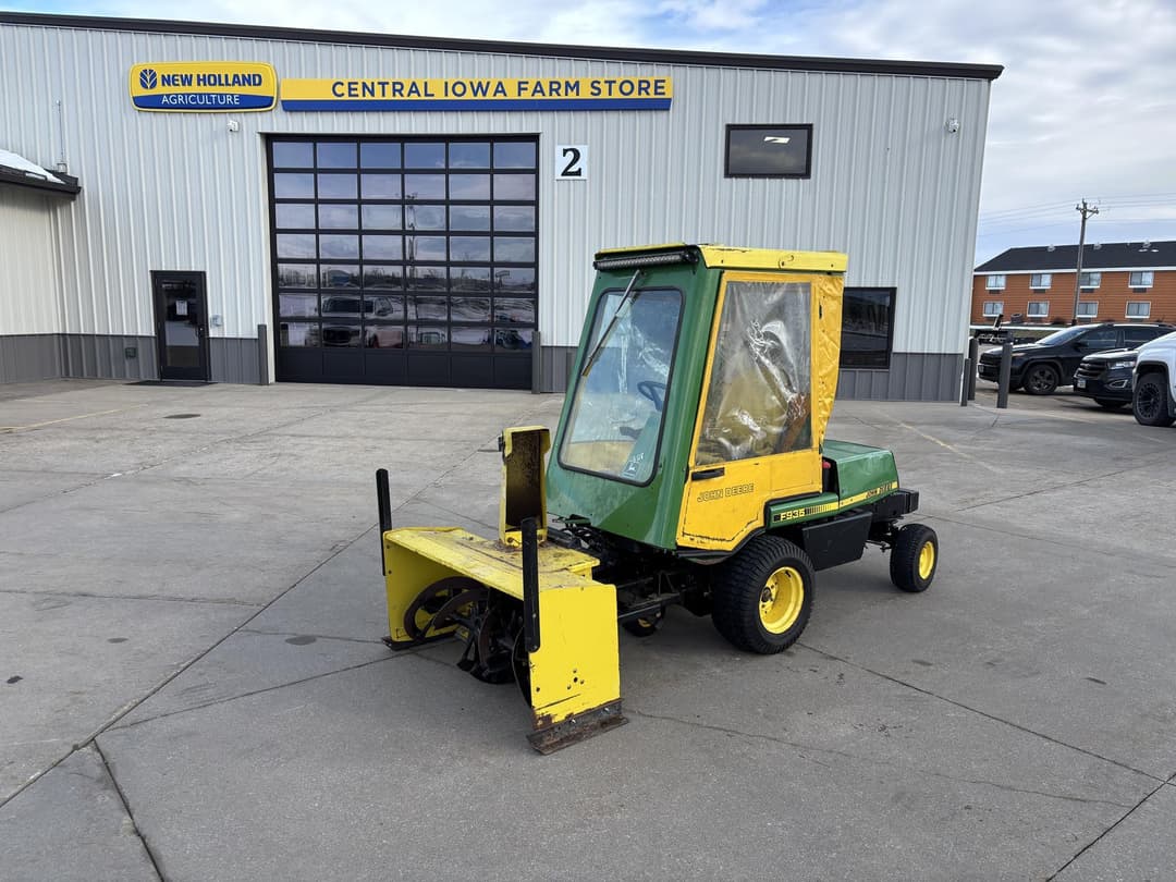 Image of John Deere F935 Primary image