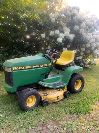 Main image John Deere LX172