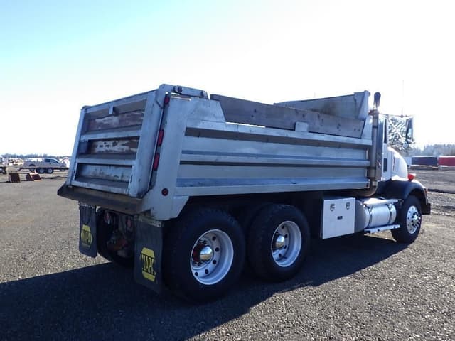 Image of Kenworth T450 equipment image 3