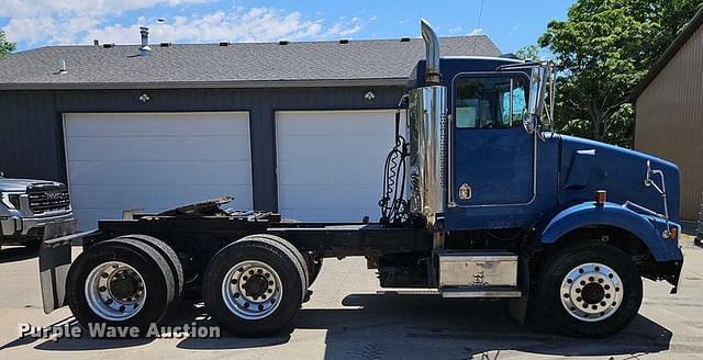Image of Kenworth T450 equipment image 3