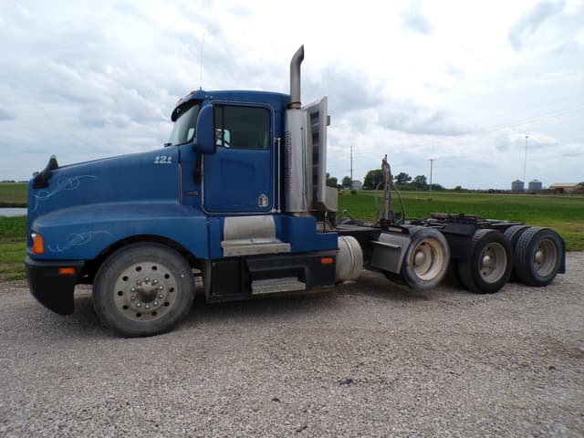 Image of Kenworth T600 equipment image 1