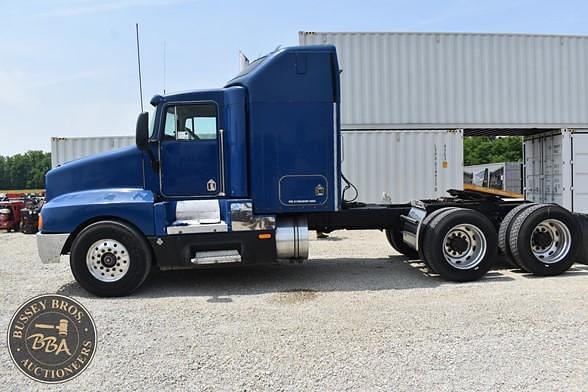 Image of Kenworth T600 equipment image 2