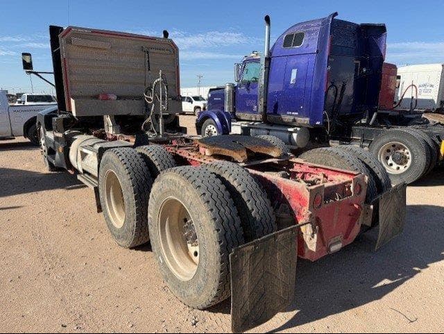 Image of Kenworth T600 equipment image 1