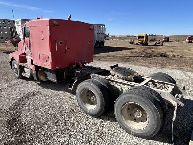 Image of Kenworth T600 equipment image 1