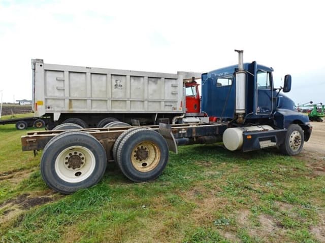 Image of Kenworth T600 equipment image 2