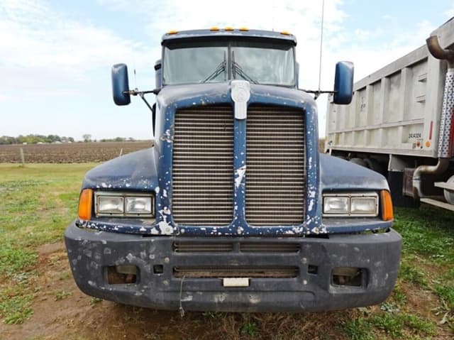 Image of Kenworth T600 equipment image 4