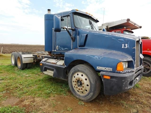 Image of Kenworth T600 equipment image 1