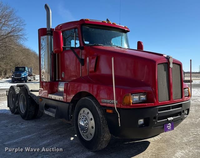 Image of Kenworth T600 equipment image 2