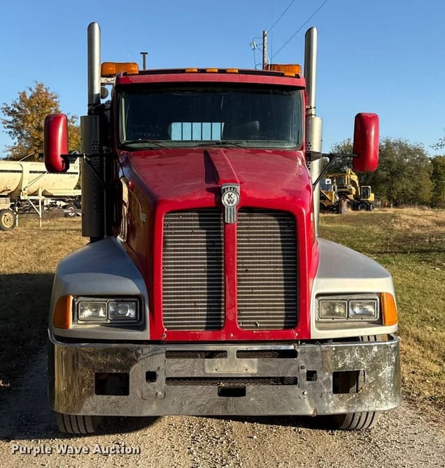Image of Kenworth T600 equipment image 1