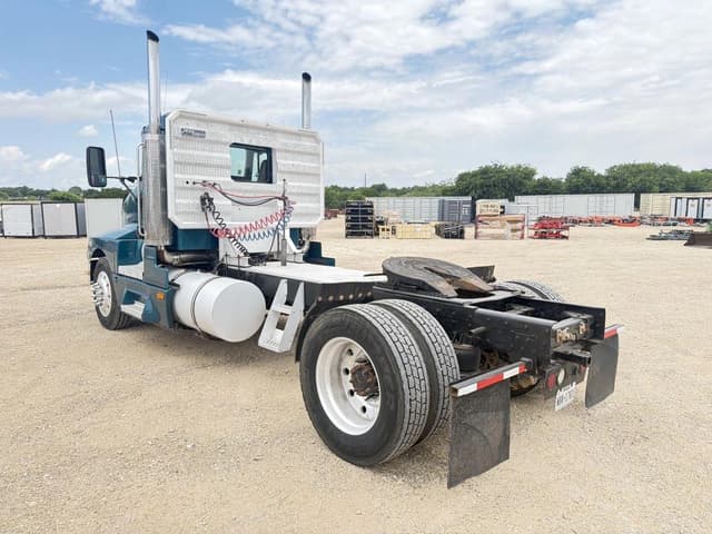 Image of Kenworth T600 equipment image 2