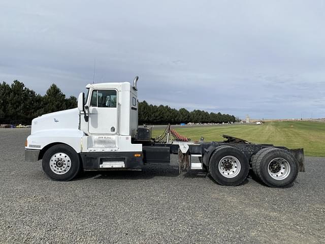 Image of Kenworth T600 equipment image 1