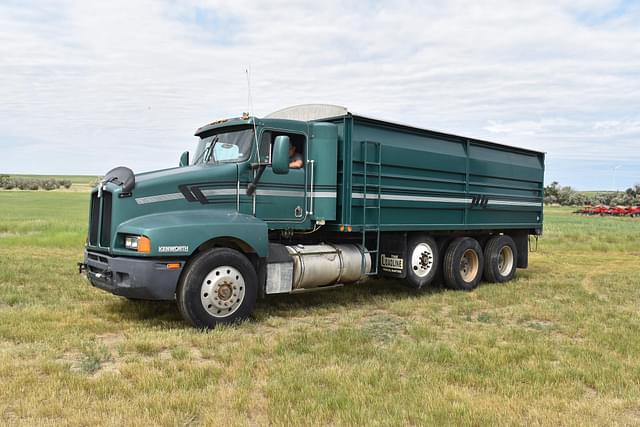 Image of Kenworth T600 equipment image 2