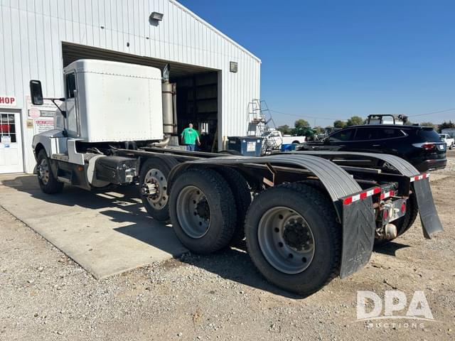 Image of Kenworth T600 equipment image 3