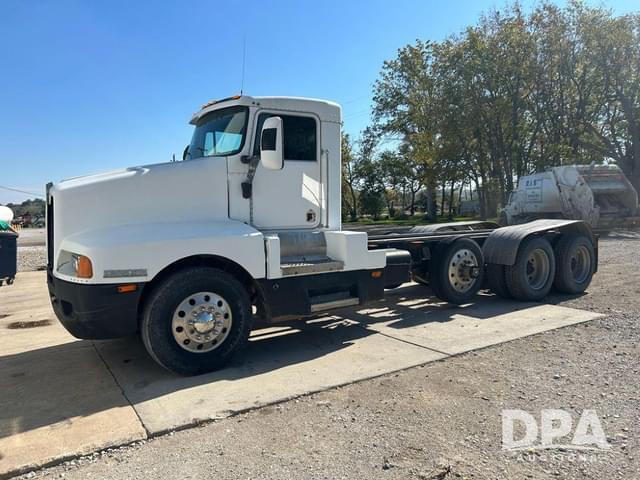 Image of Kenworth T600 equipment image 1