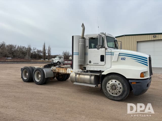 Image of Kenworth T600 equipment image 1