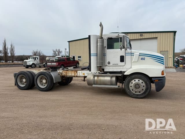 Image of Kenworth T600 equipment image 2