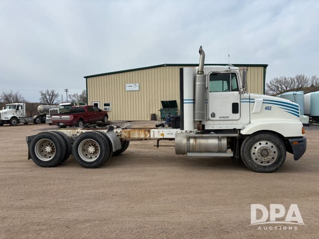 Image of Kenworth T600 equipment image 3