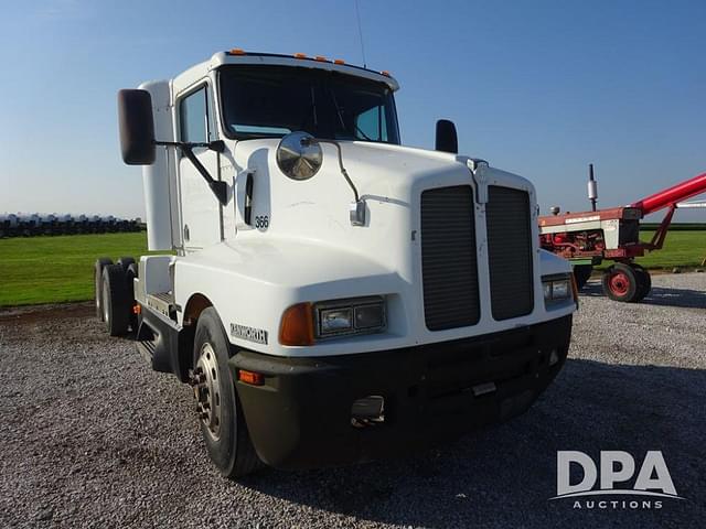 Image of Kenworth T600B equipment image 2