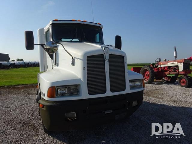 Image of Kenworth T600B equipment image 3