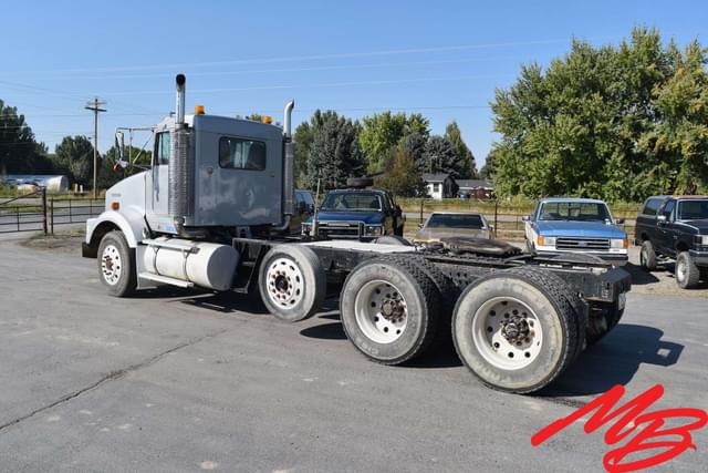 Image of Kenworth T800 equipment image 3