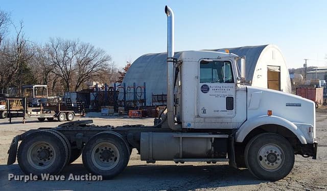 Image of Kenworth T800 equipment image 3