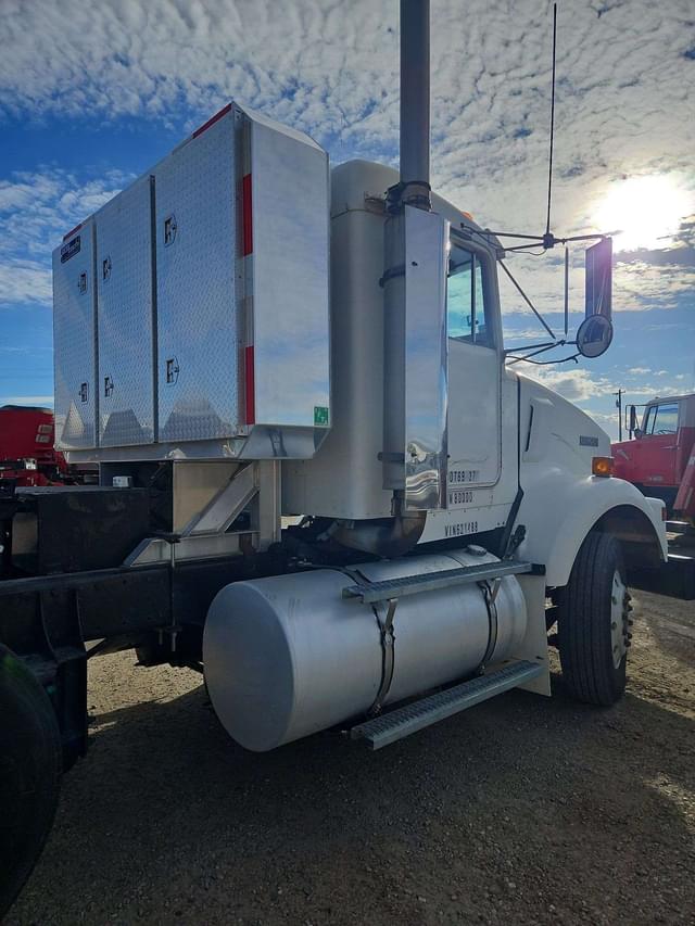 Image of Kenworth T800B equipment image 4