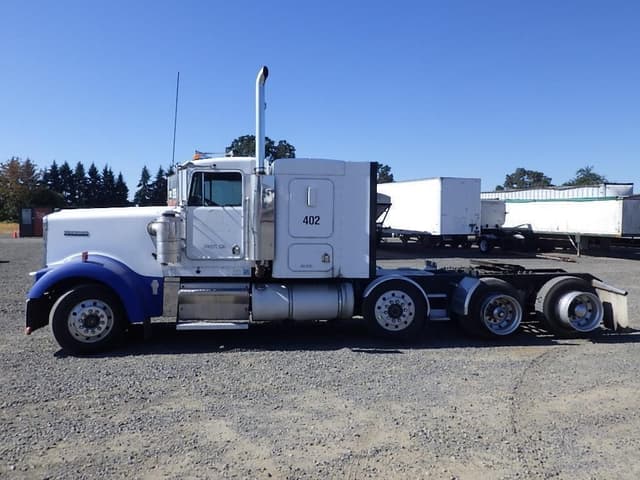 Image of Kenworth W900 equipment image 1