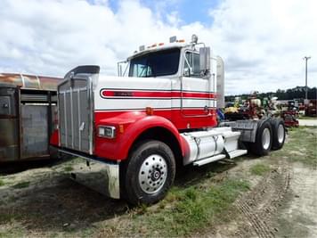 Main image Kenworth W900