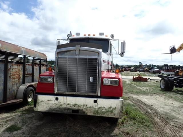 Image of Kenworth W900 equipment image 1