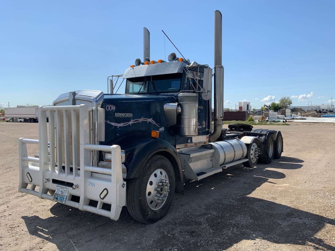 Image of Kenworth W900 Primary image