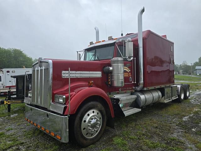Image of Kenworth W900 equipment image 3