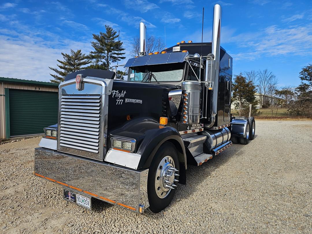 Image of Kenworth W900 Primary image