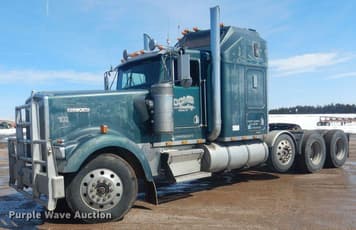 Main image Kenworth W900L