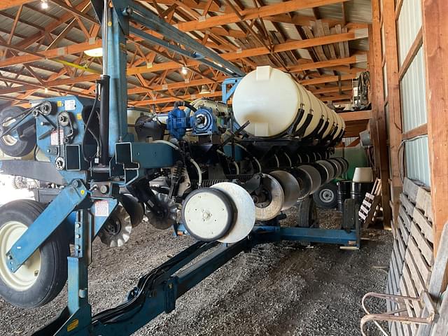Image of Kinze 2300 equipment image 1